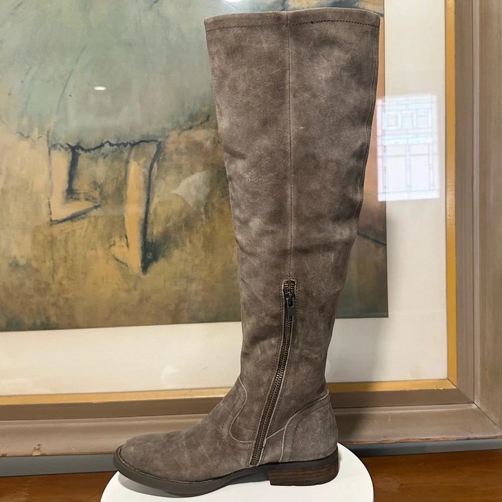 🌸BORN🌸 Britton Tall Over the Knee Boot Taupe Distressed Size: 6M